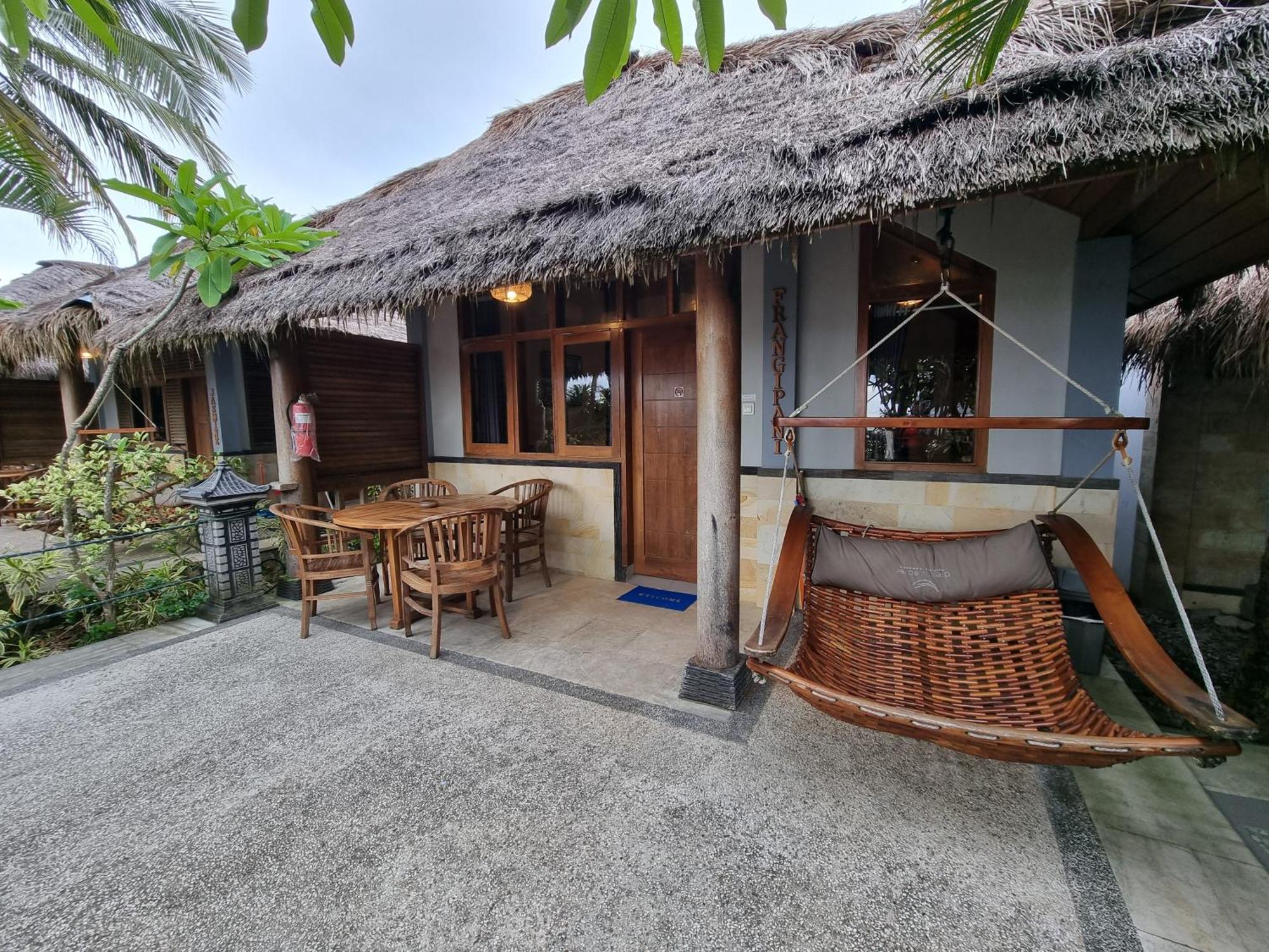 Istana Ombak Eco Resort Pacitan Εξωτερικό φωτογραφία