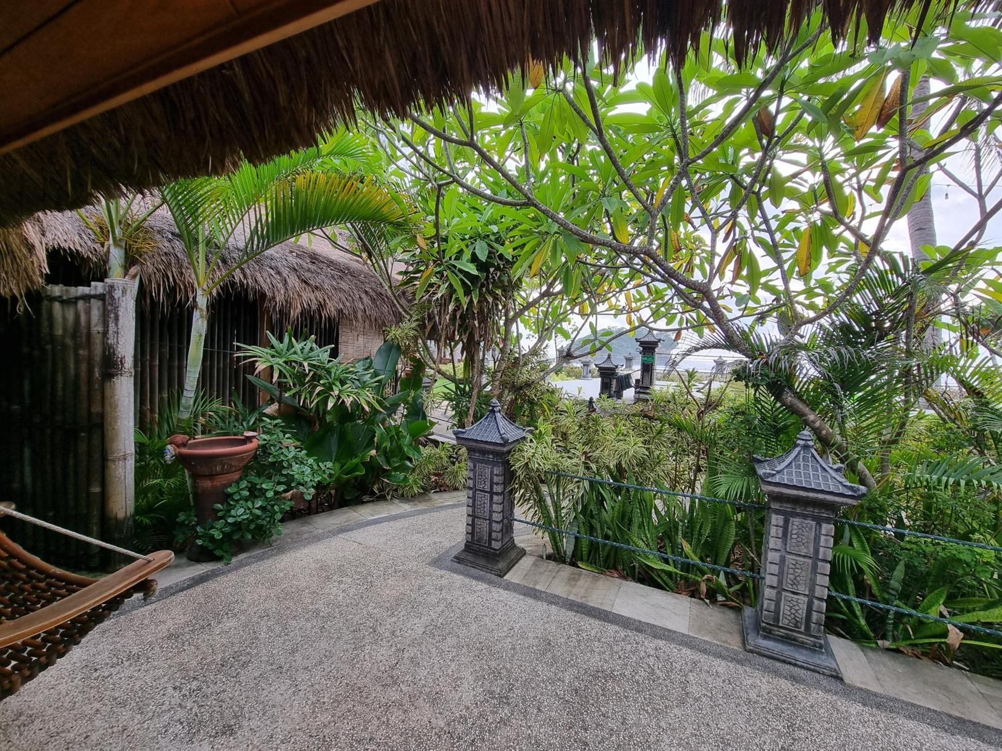 Istana Ombak Eco Resort Pacitan Εξωτερικό φωτογραφία