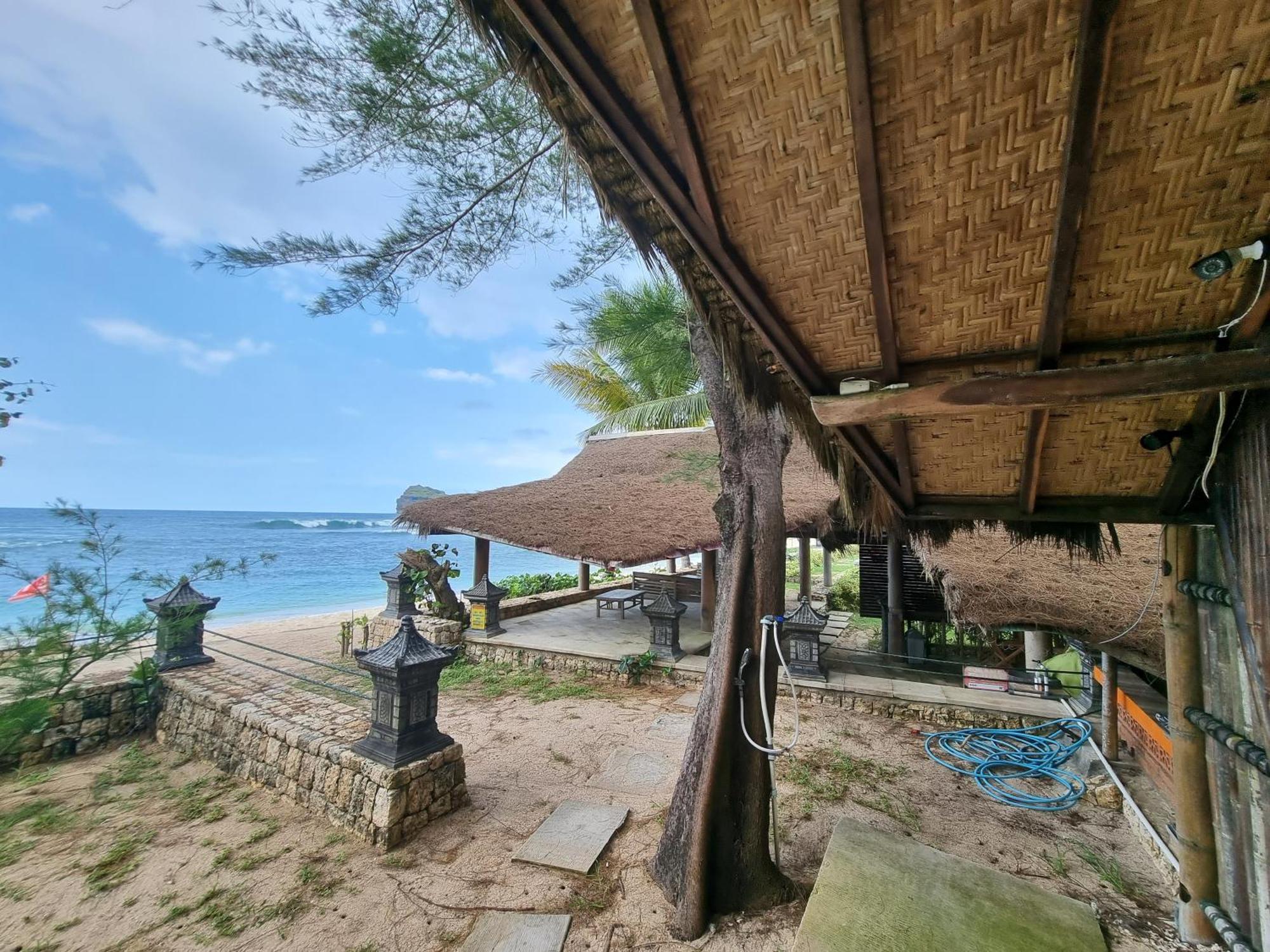 Istana Ombak Eco Resort Pacitan Εξωτερικό φωτογραφία