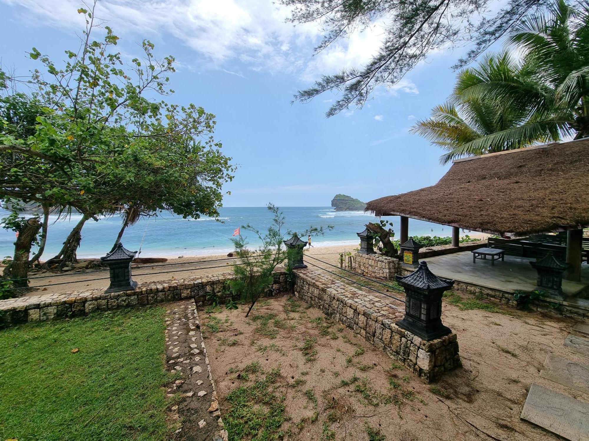 Istana Ombak Eco Resort Pacitan Εξωτερικό φωτογραφία