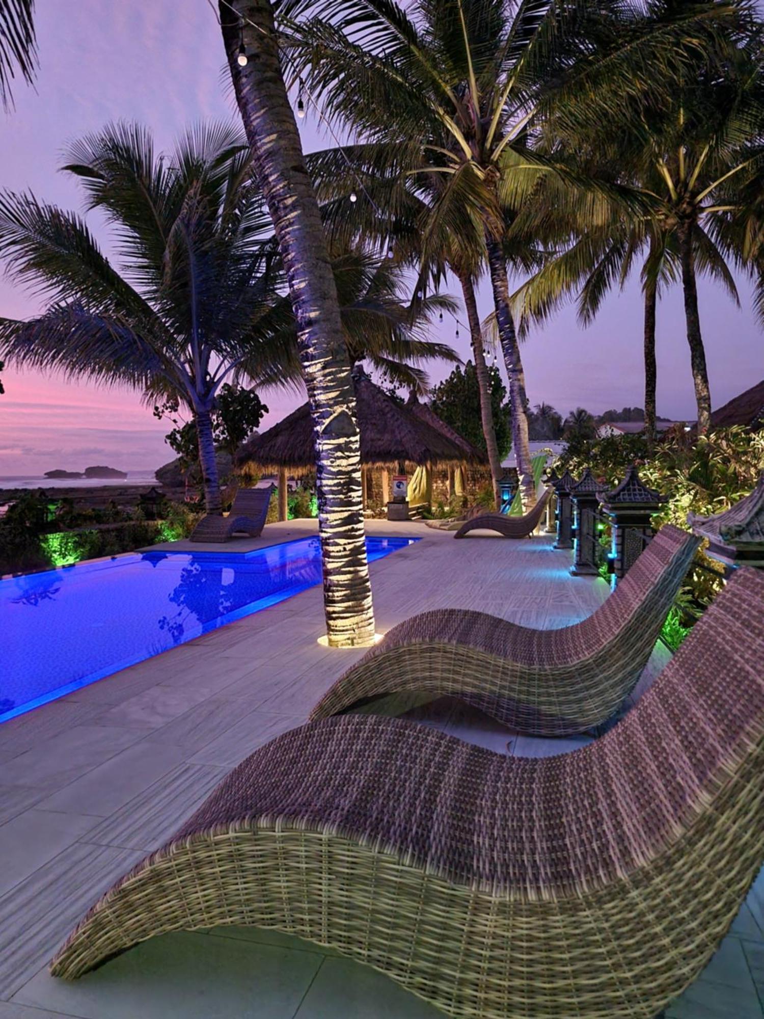Istana Ombak Eco Resort Pacitan Εξωτερικό φωτογραφία