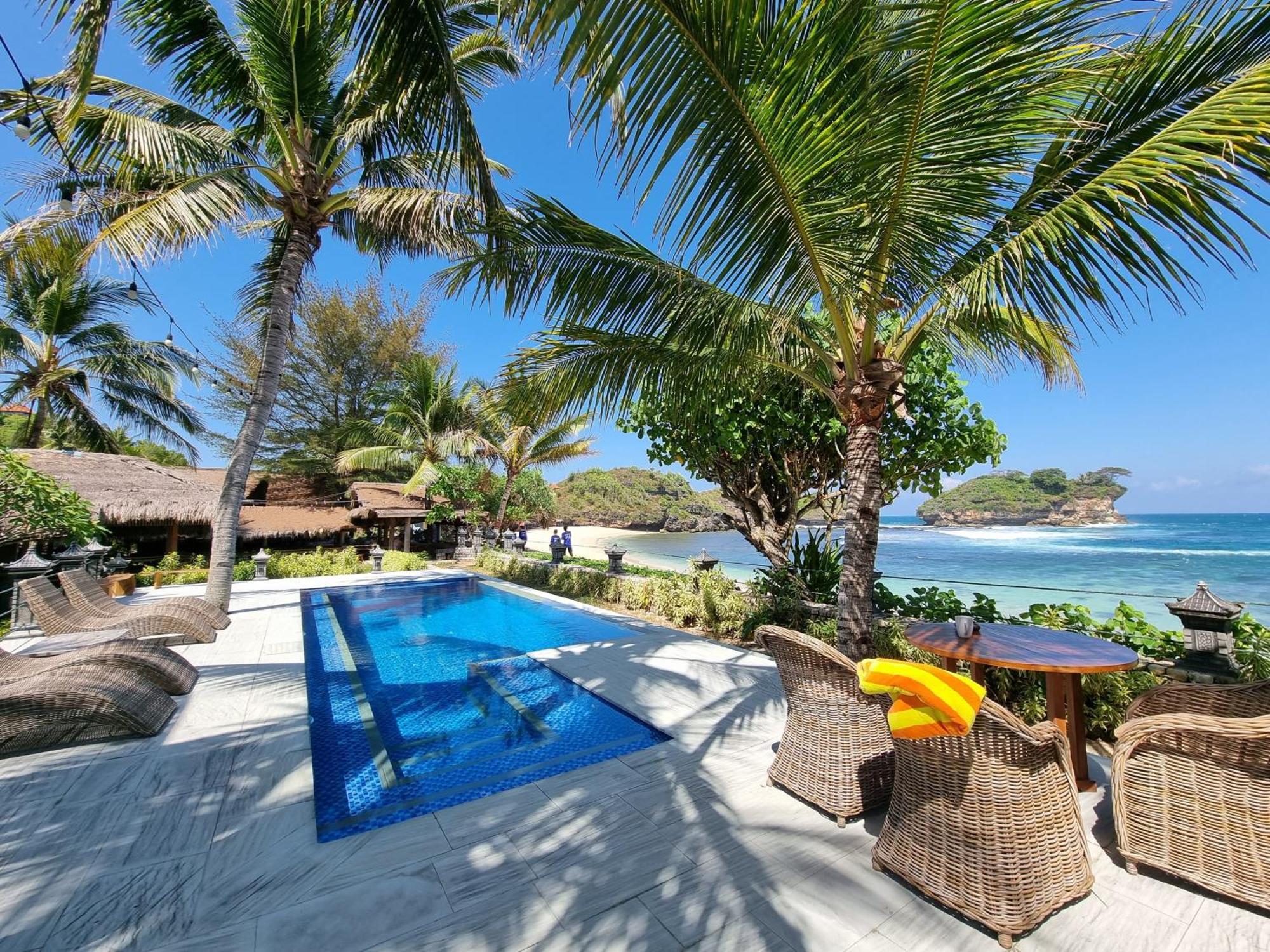 Istana Ombak Eco Resort Pacitan Εξωτερικό φωτογραφία