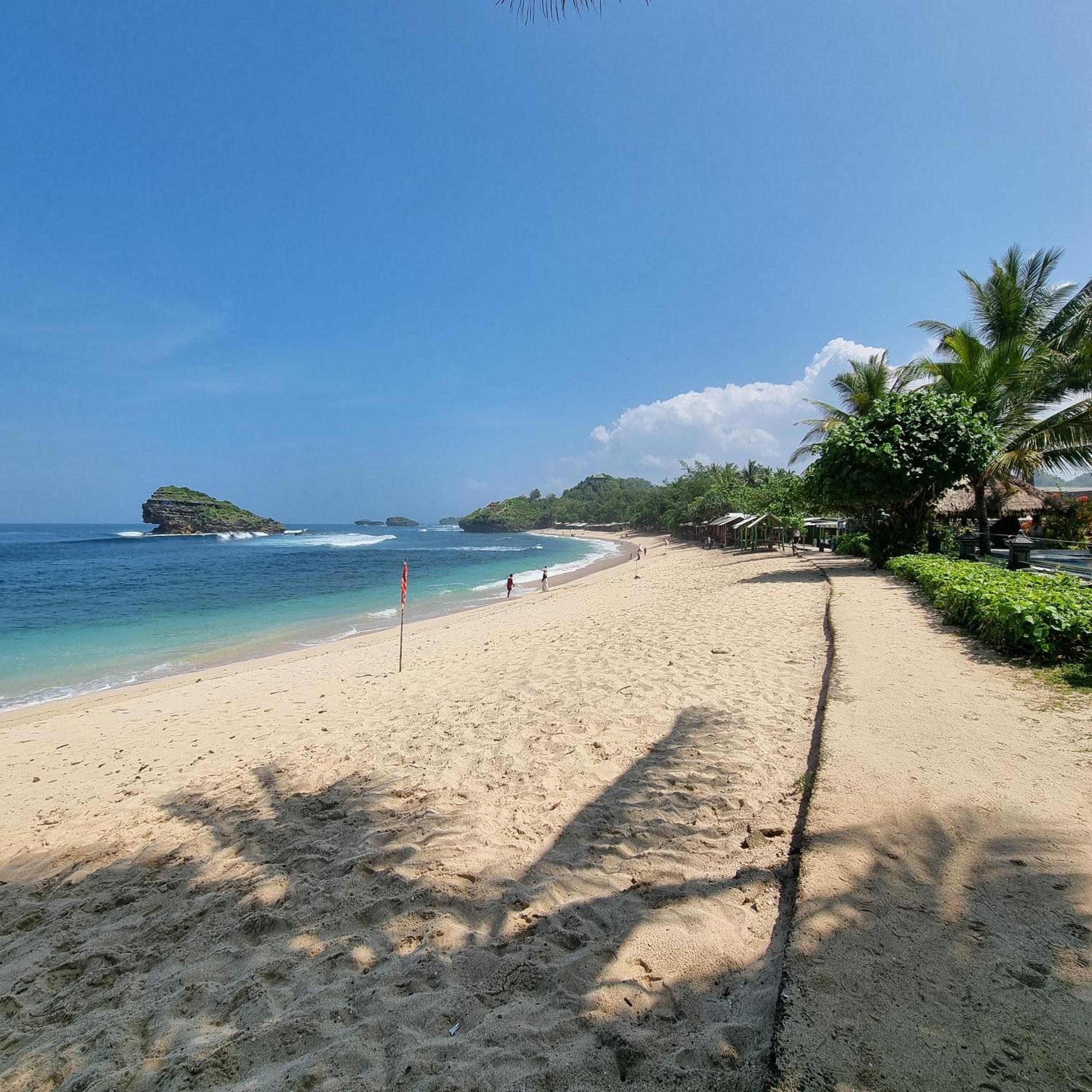 Istana Ombak Eco Resort Pacitan Εξωτερικό φωτογραφία