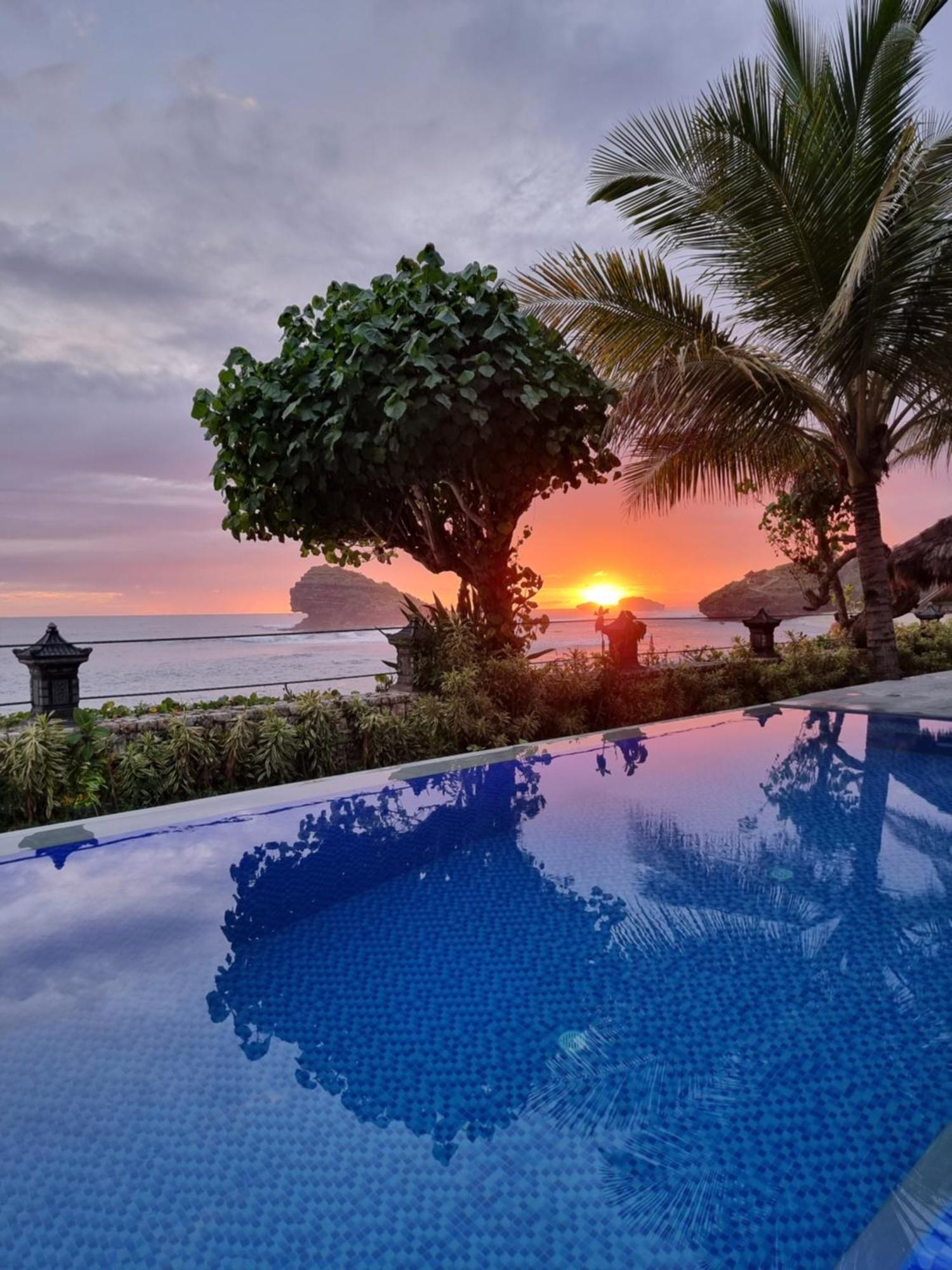 Istana Ombak Eco Resort Pacitan Εξωτερικό φωτογραφία
