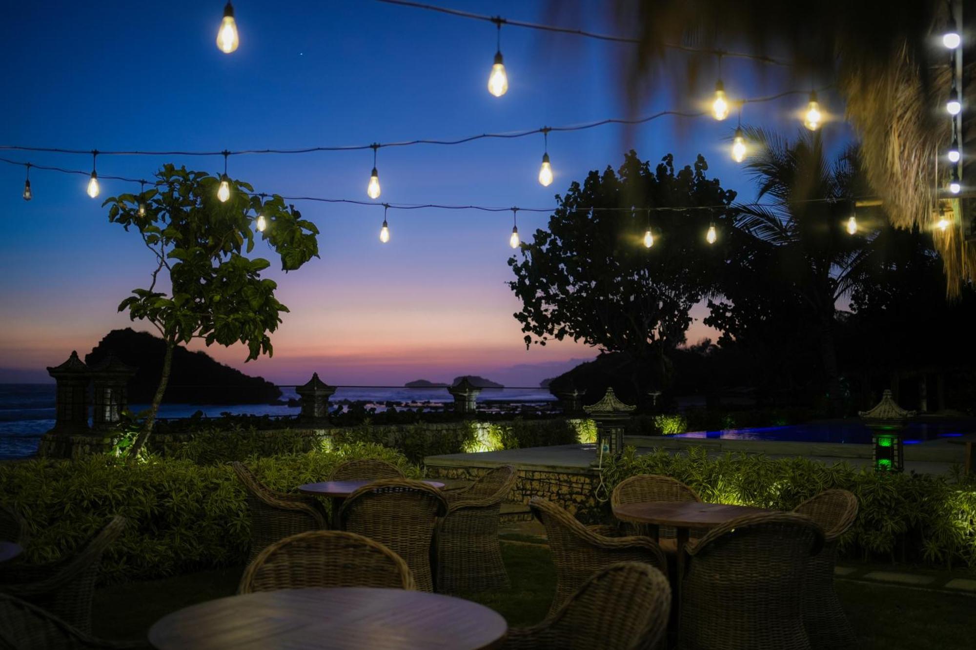 Istana Ombak Eco Resort Pacitan Εξωτερικό φωτογραφία