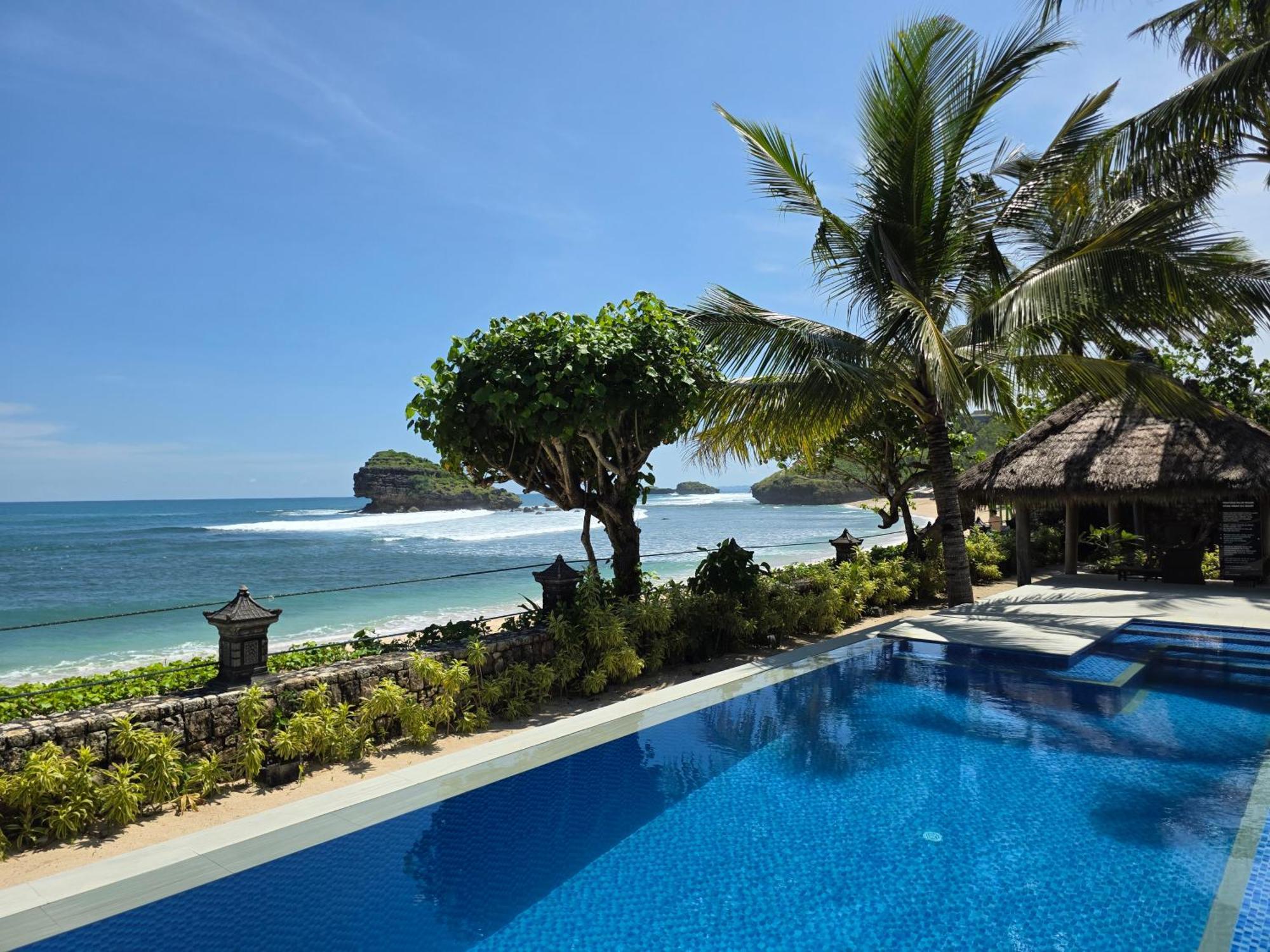 Istana Ombak Eco Resort Pacitan Εξωτερικό φωτογραφία